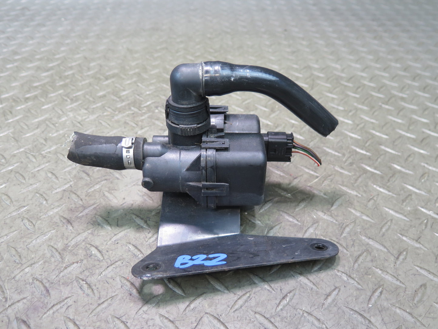 96-02 BMW E36/7 Z3 Fuel Evap Vapor Charcoal Canister Detection Pump OEM