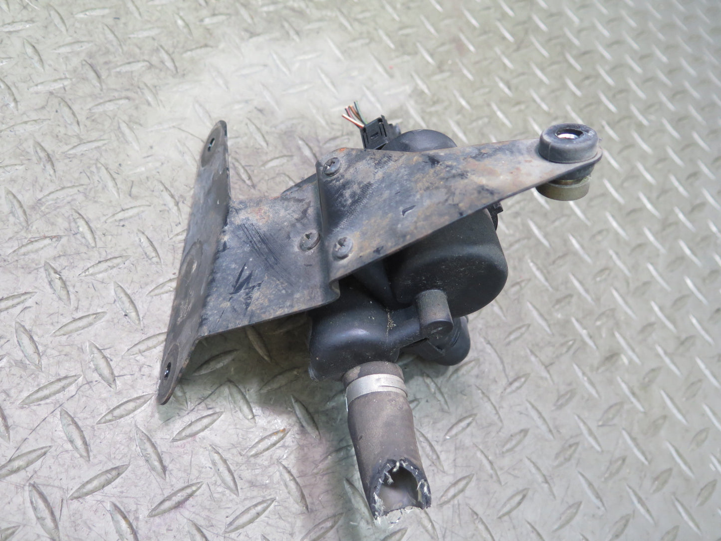 96-02 BMW E36/7 Z3 Fuel Evap Vapor Charcoal Canister Detection Pump OEM