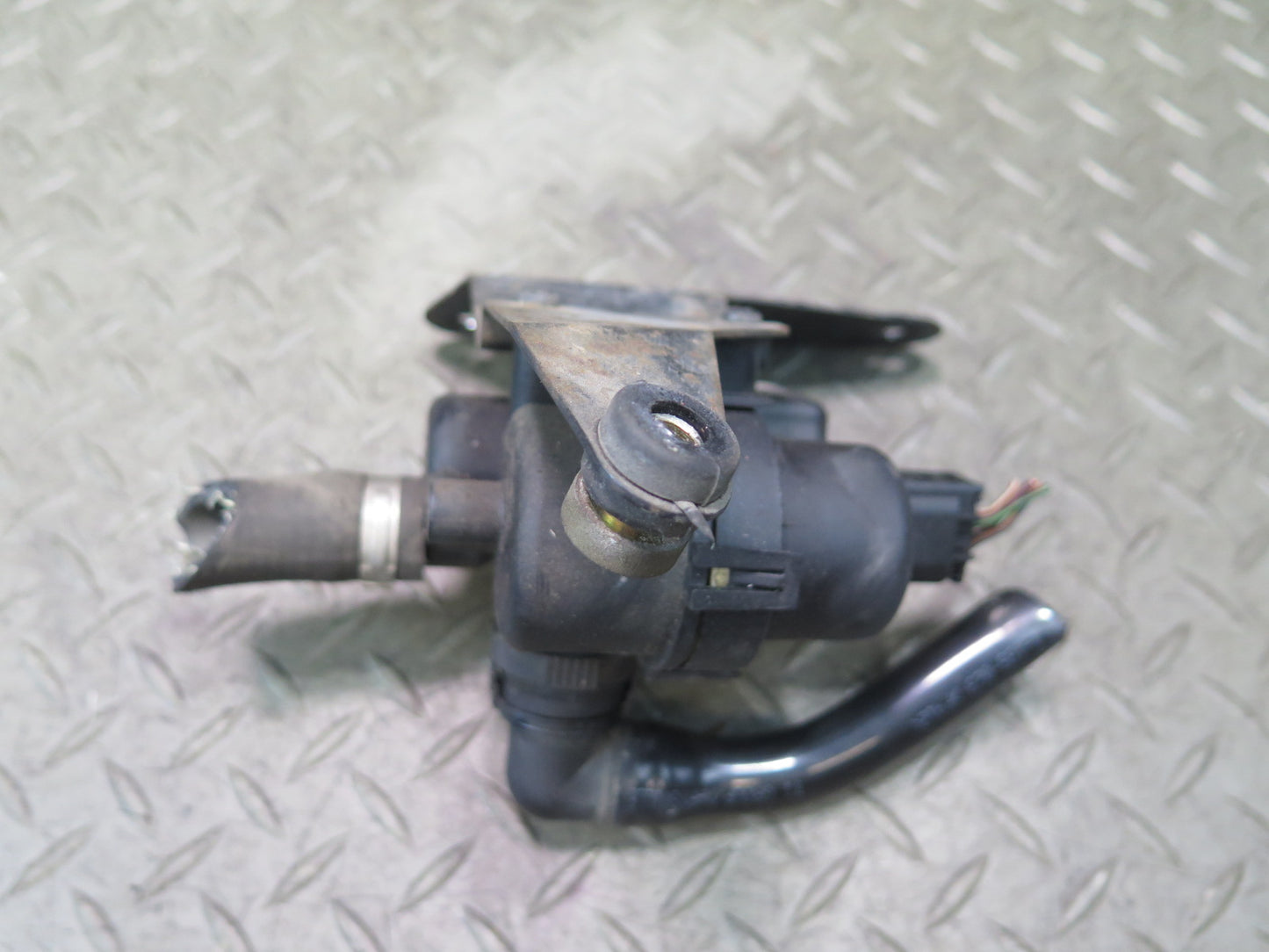 96-02 BMW E36/7 Z3 Fuel Evap Vapor Charcoal Canister Detection Pump OEM