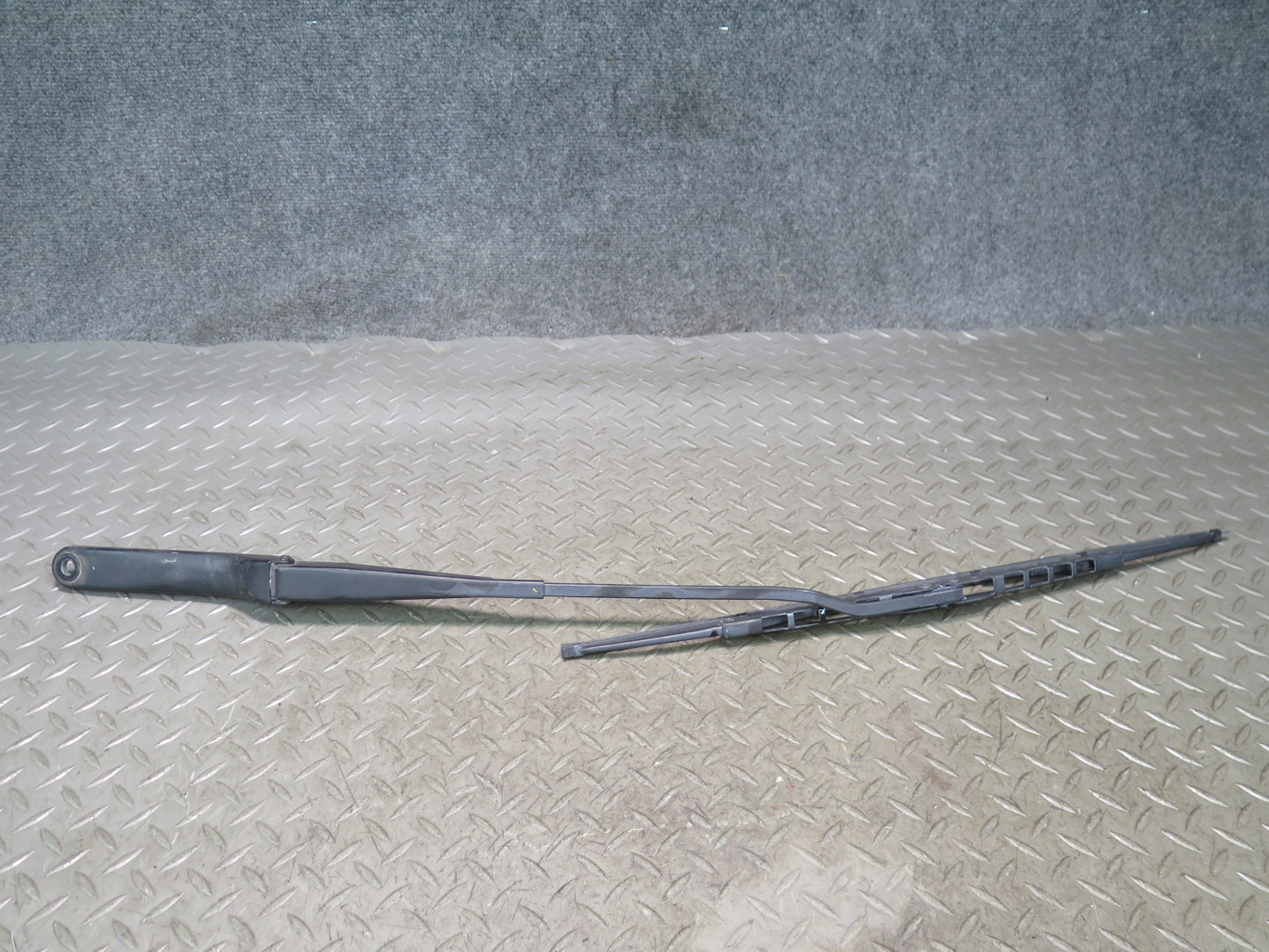 96-02 BMW E36/7 Z3 Set of 2 Front Left & Right Windshield Wiper Arm Blade OEM
