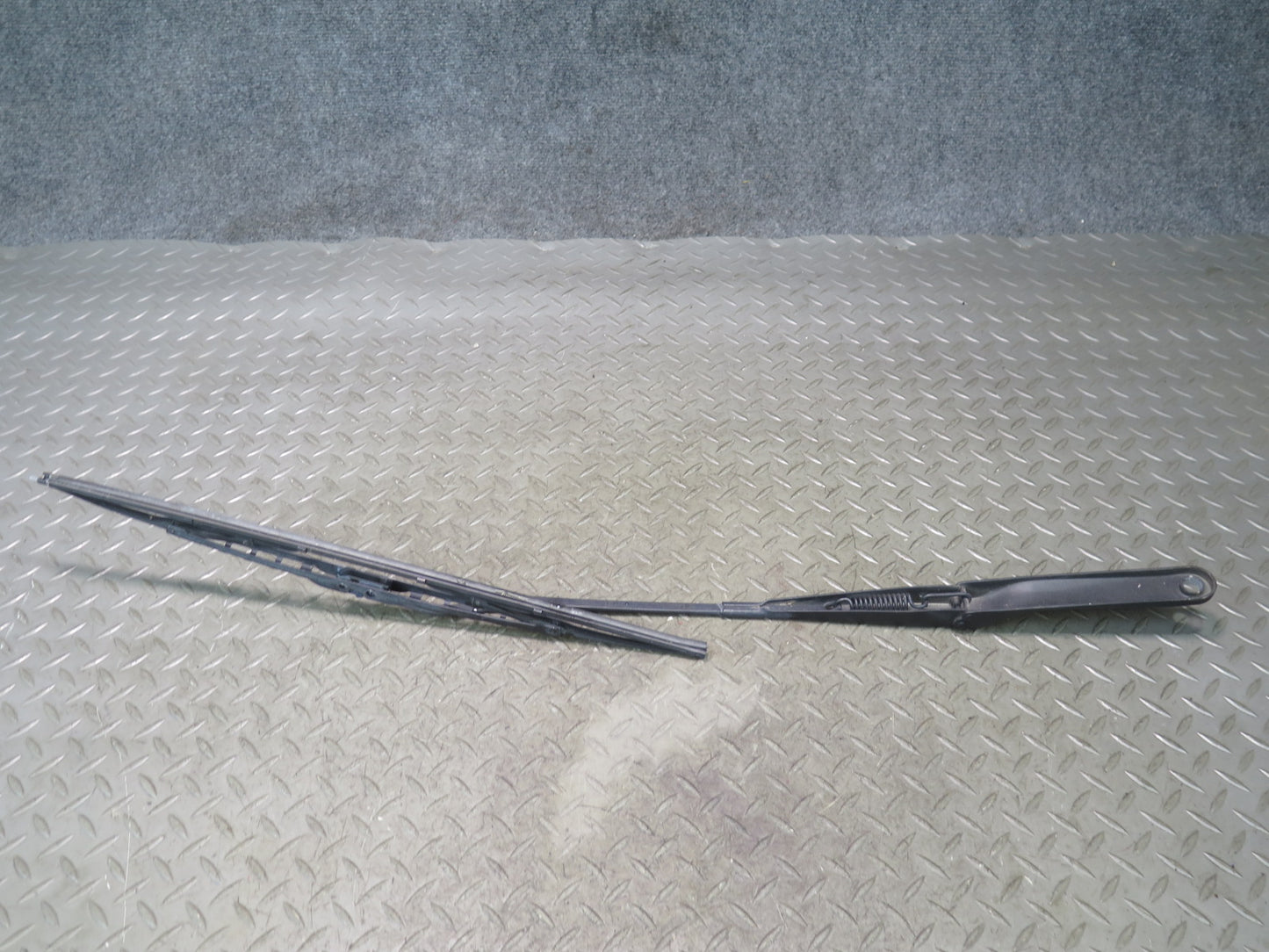 96-02 BMW E36/7 Z3 Set of 2 Front Left & Right Windshield Wiper Arm Blade OEM