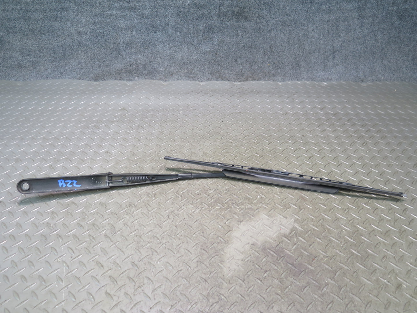 96-02 BMW E36/7 Z3 Set of 2 Front Left & Right Windshield Wiper Arm Blade OEM