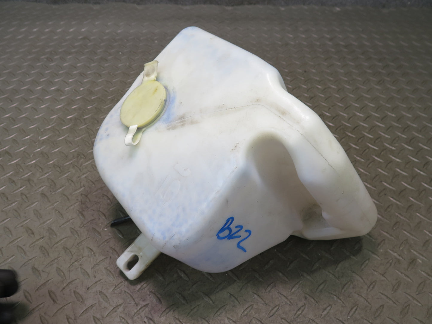 99-02 BMW E36/7 Z3 Windshied Washer Fluid Reservoir Tank W/ Pump OEM