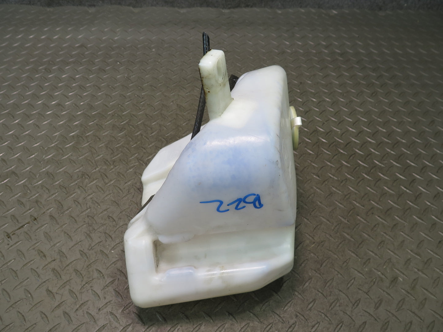 99-02 BMW E36/7 Z3 Windshied Washer Fluid Reservoir Tank W/ Pump OEM