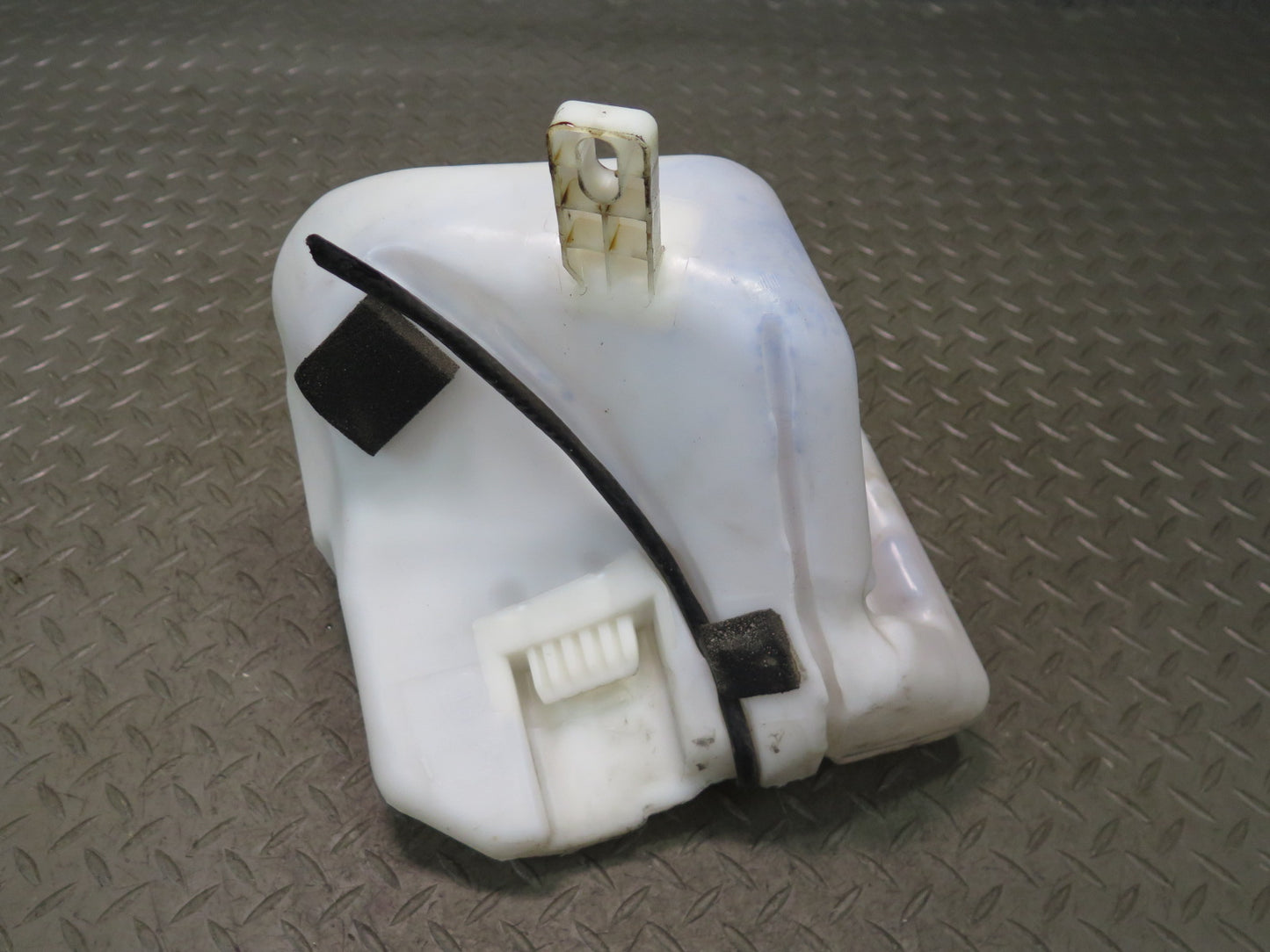 99-02 BMW E36/7 Z3 Windshied Washer Fluid Reservoir Tank W/ Pump OEM