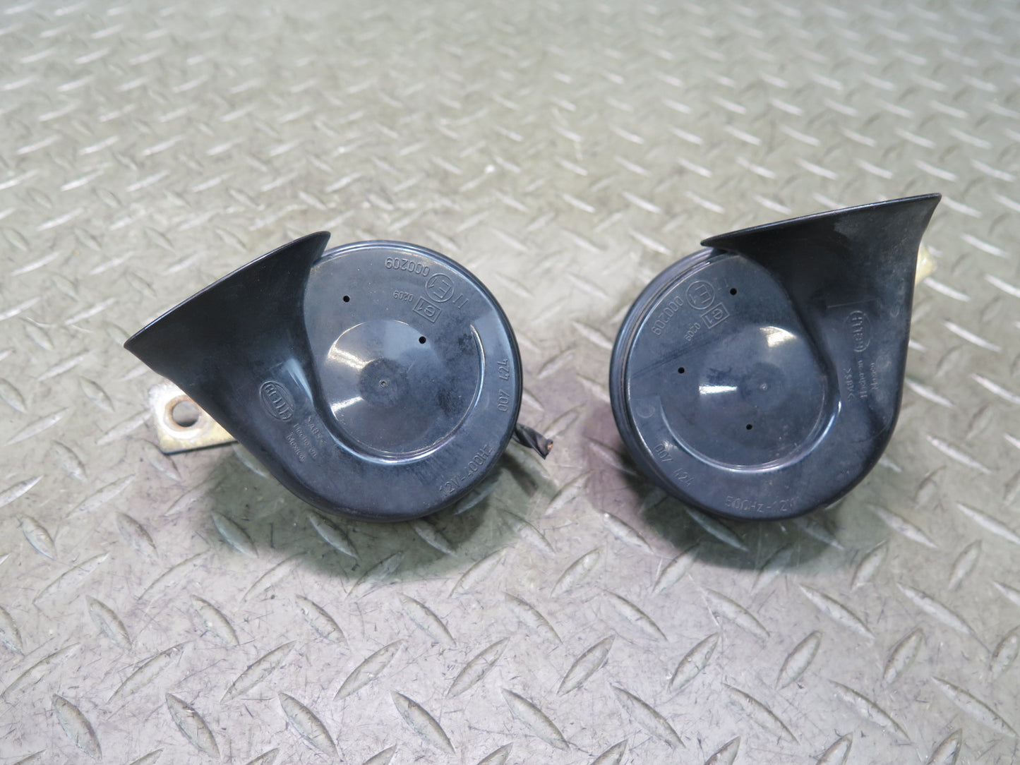 96-02 BMW E36/7 Z3 High & Low Tone Note Pitch Horn Signal Set of 2