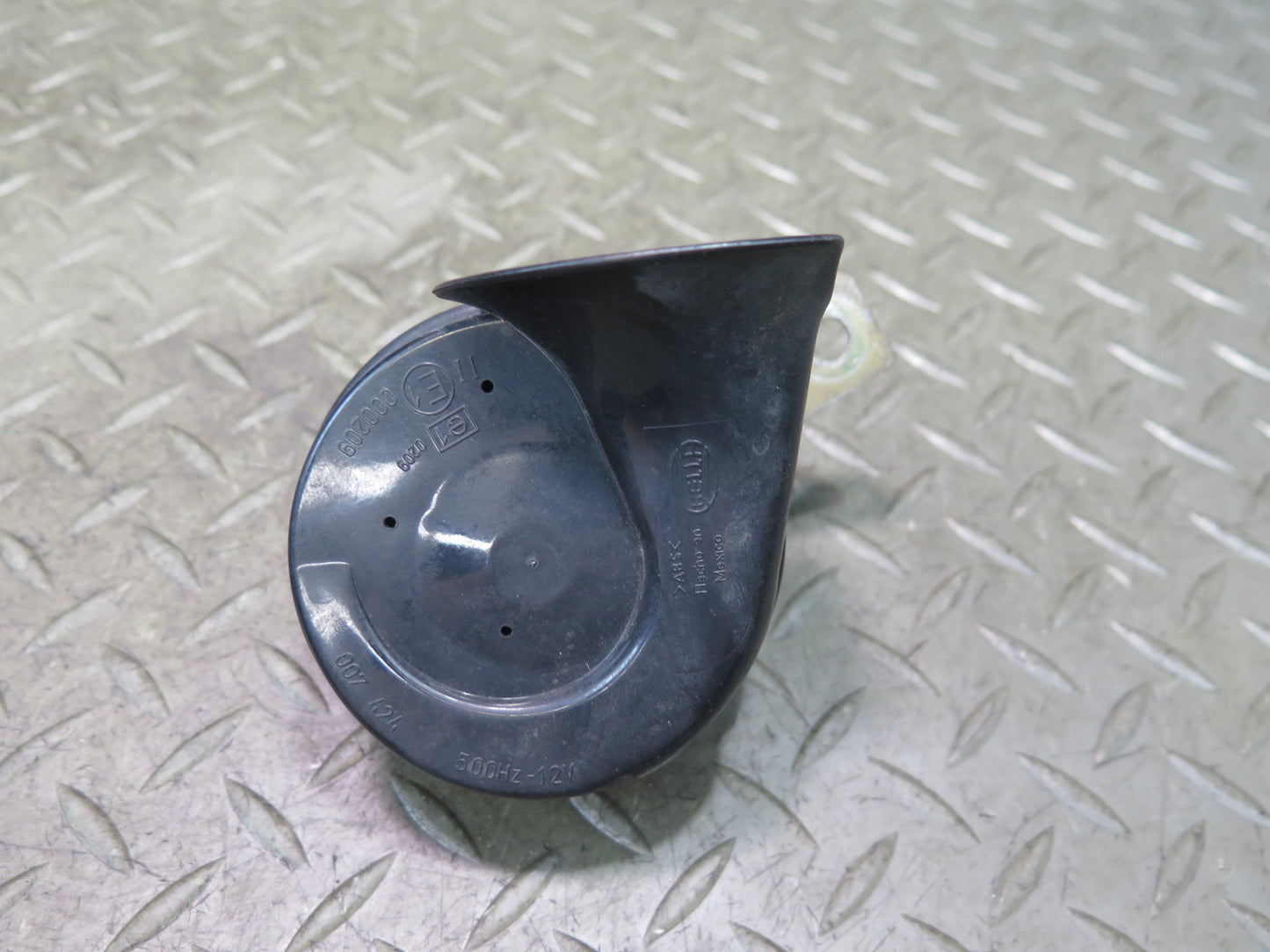 96-02 BMW E36/7 Z3 High & Low Tone Note Pitch Horn Signal Set of 2