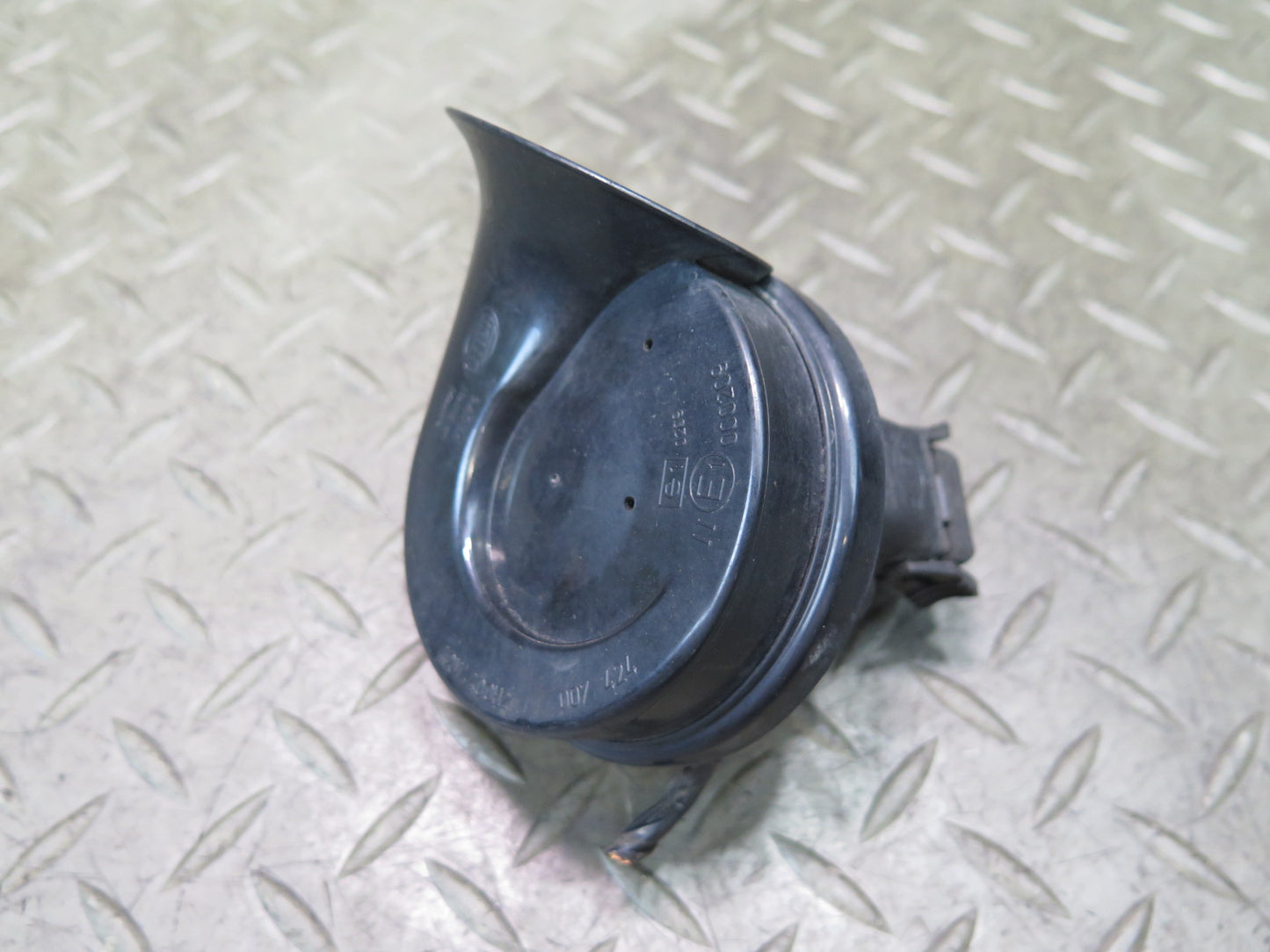 96-02 BMW E36/7 Z3 High & Low Tone Note Pitch Horn Signal Set of 2
