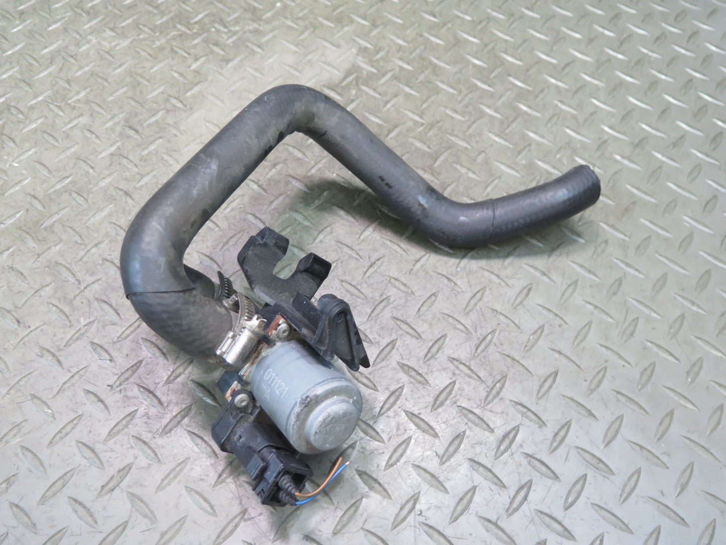 96-02 BMW E36/7 Z3 Heater Control Water Valve 8375443 OEM