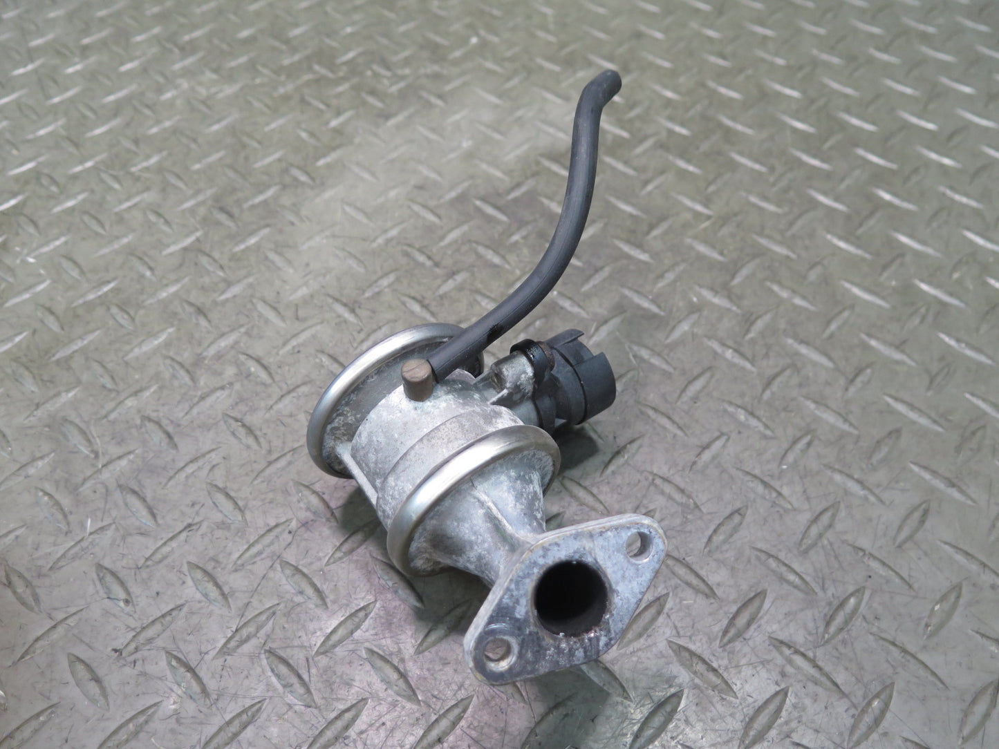 00-02 BMW E36/7 Z3 M52 M54 Secondary Air Injection Control Valve