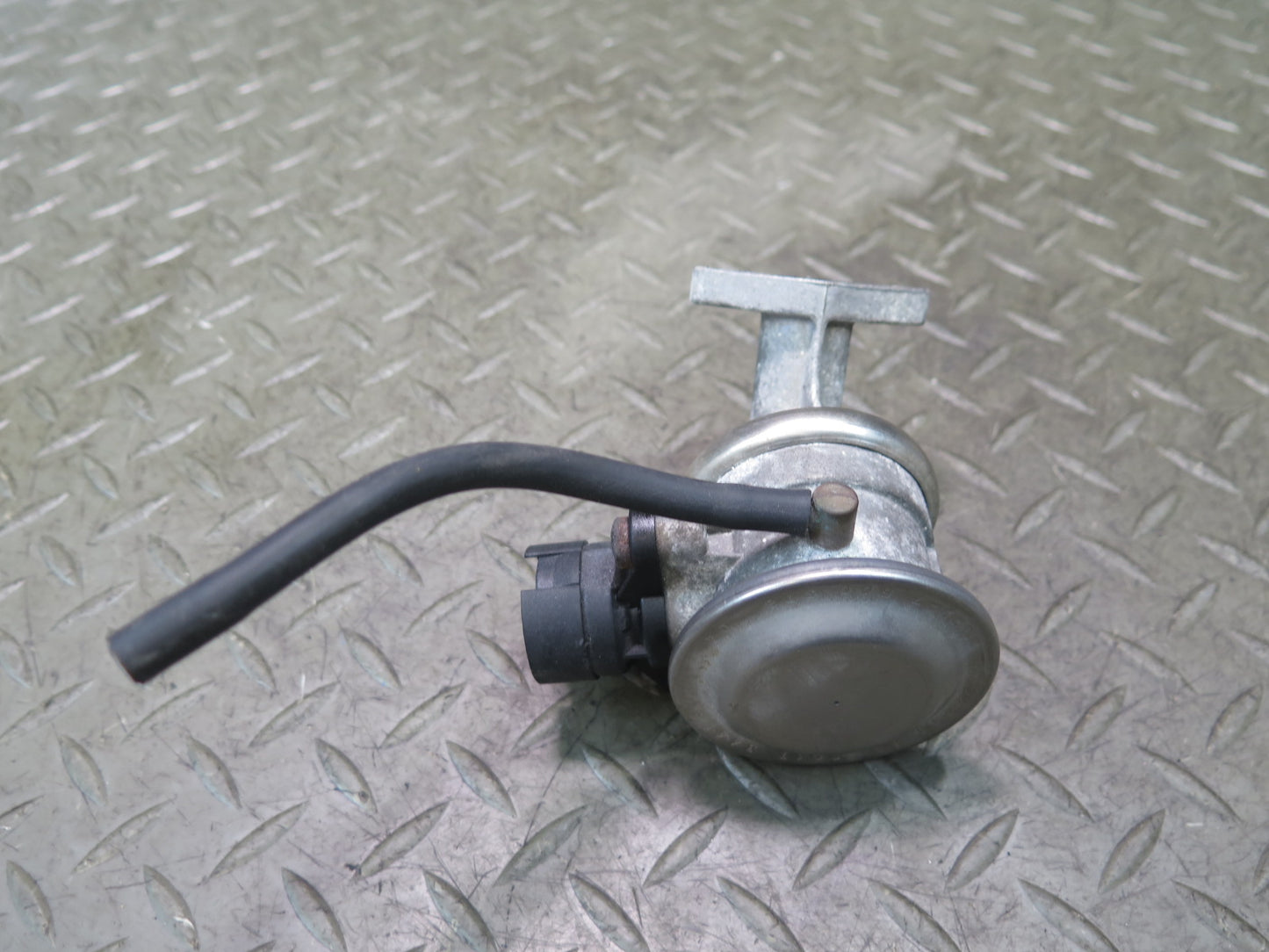 00-02 BMW E36/7 Z3 M52 M54 Secondary Air Injection Control Valve