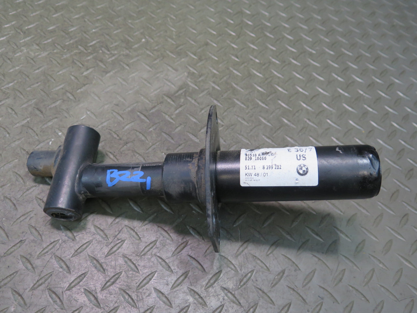 96-02 BMW E36/7 Z3 Front Left & Right Bumper Reinforcement Shock Strut Set OEM