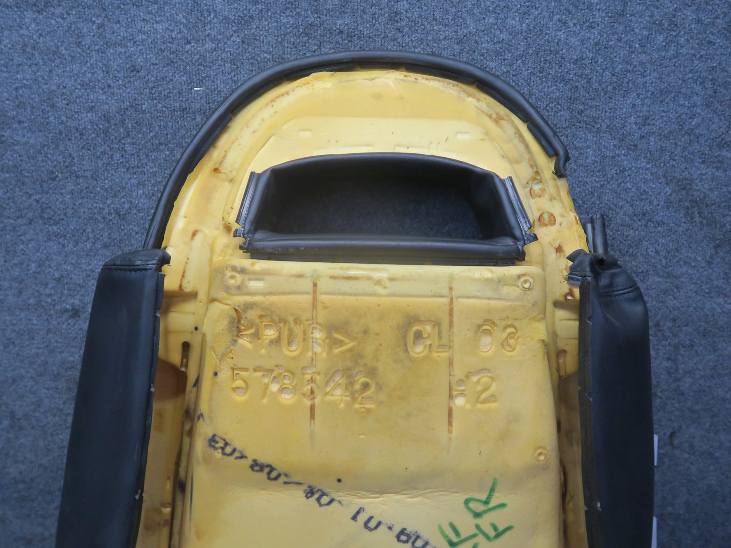 03-06 Chevrolet SSR Front Right Seat Upper Leather Cushion Black 51K Miles OEM