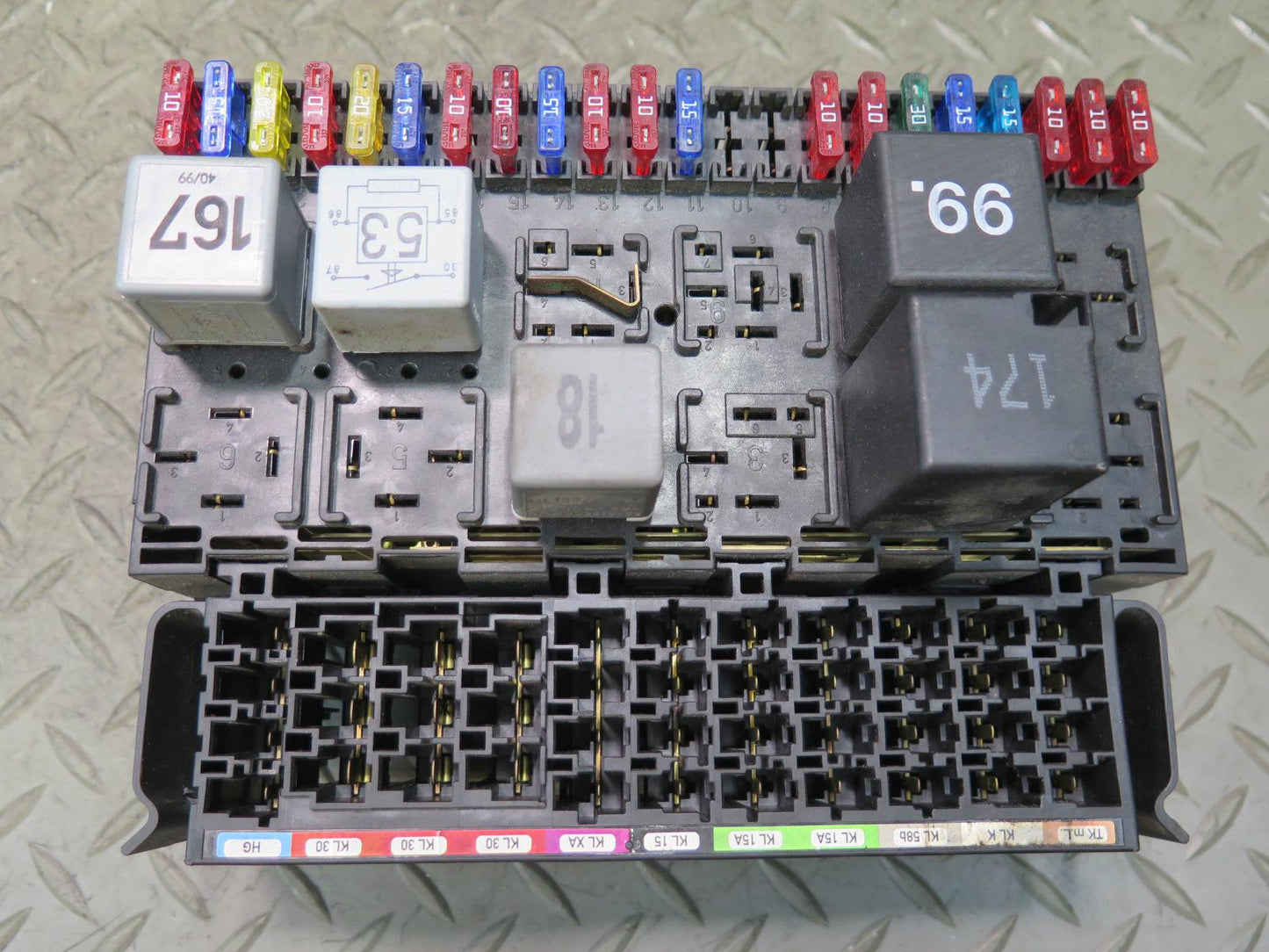 99-03 VW Eurovan T4 Power Distribution Fuse Relay Box Module OEM
