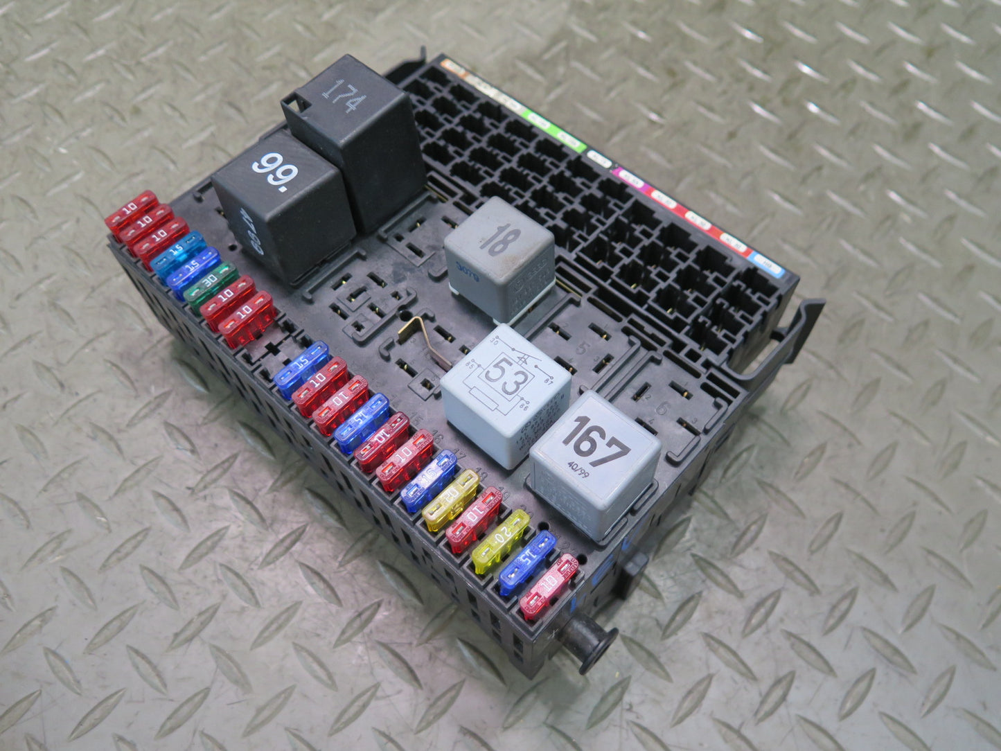 99-03 VW Eurovan T4 Power Distribution Fuse Relay Box Module OEM
