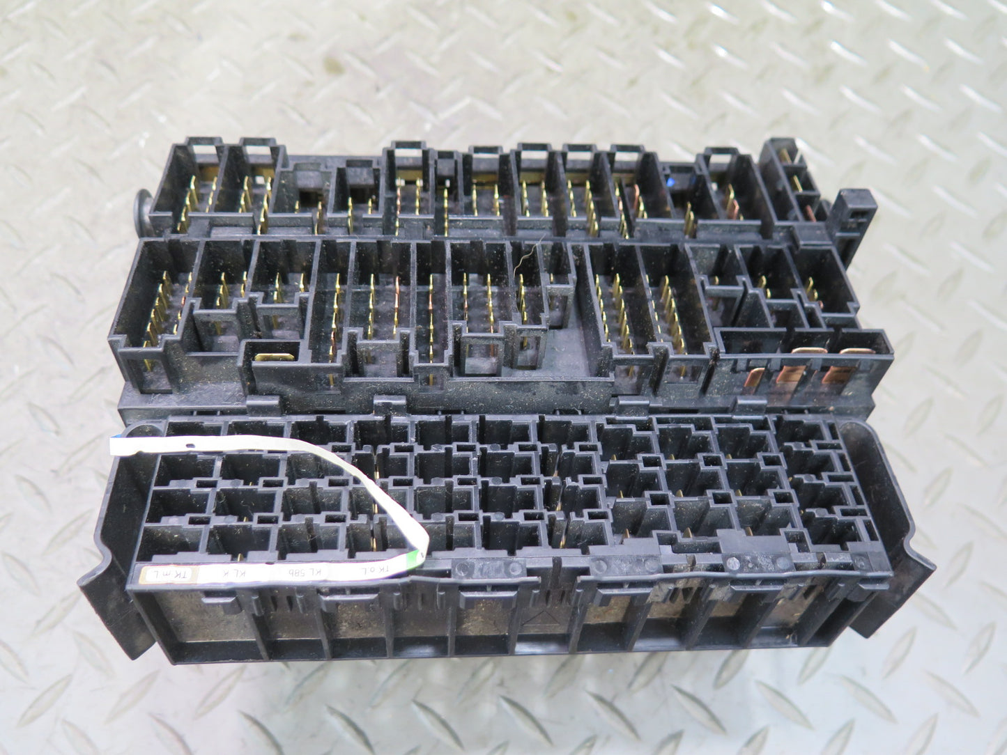 99-03 VW Eurovan T4 Power Distribution Fuse Relay Box Module OEM