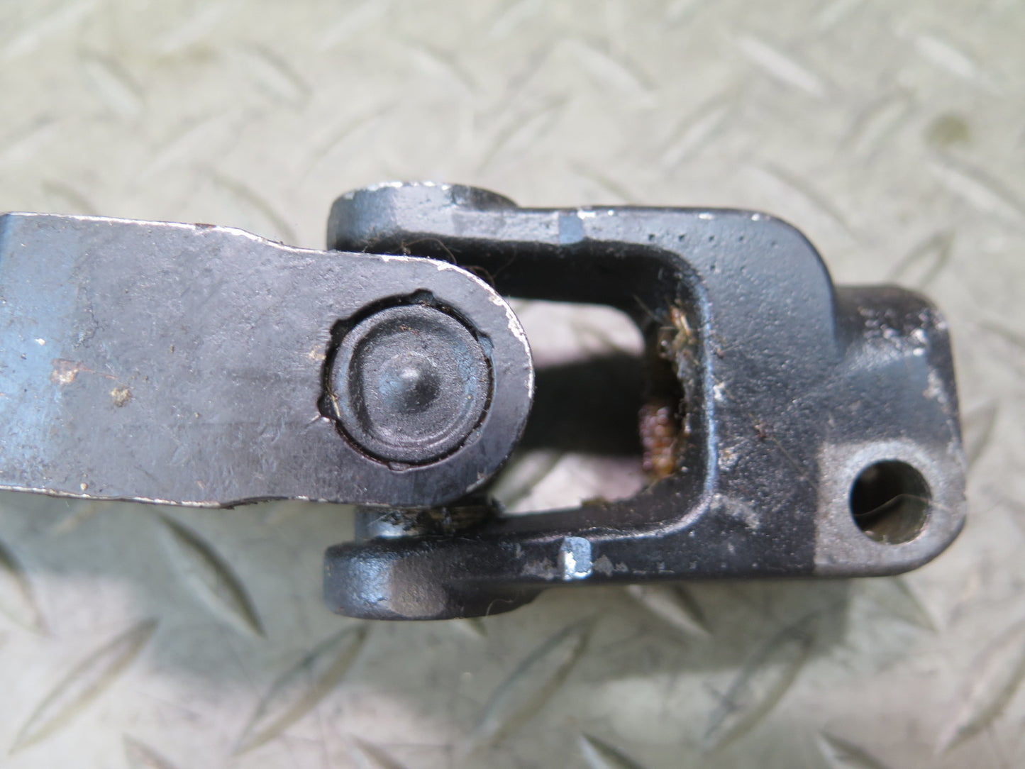 99-03 VW Eurovan T4 Steering Column Upper Intermediate U-joint Shaft OEM