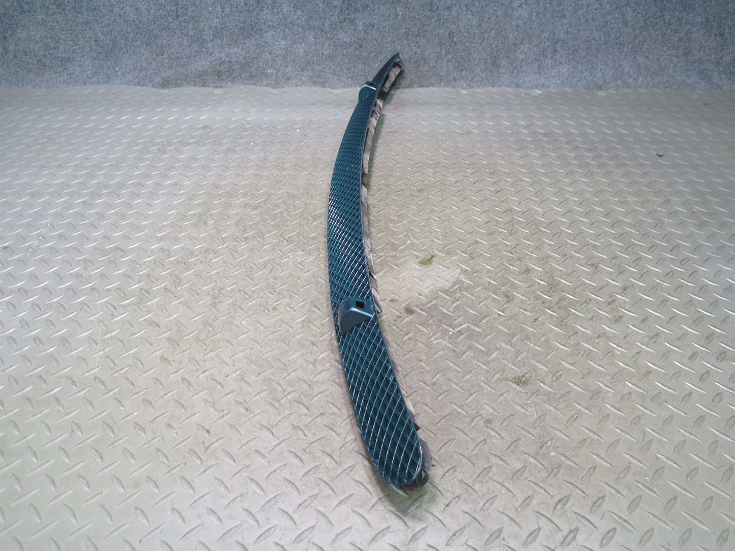 99-03 VW Eurovan T4 Front Windshield Vent Cowl Grille w Washer Nozzle Jets OEM