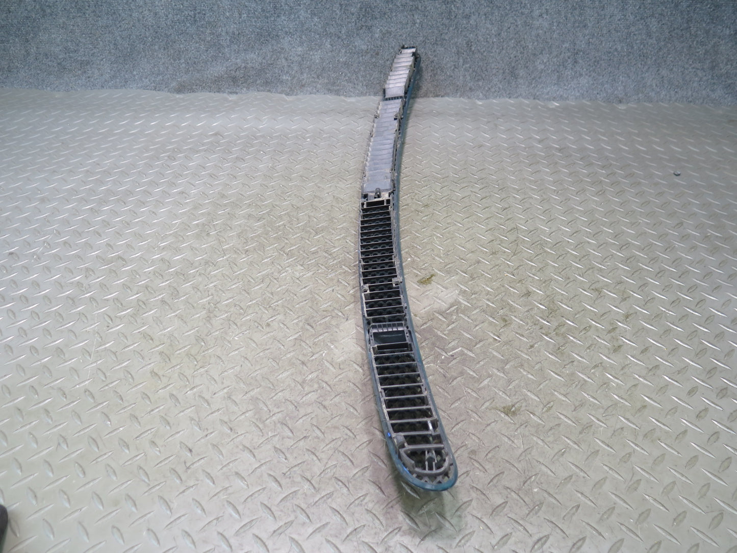99-03 VW Eurovan T4 Front Windshield Vent Cowl Grille w Washer Nozzle Jets OEM