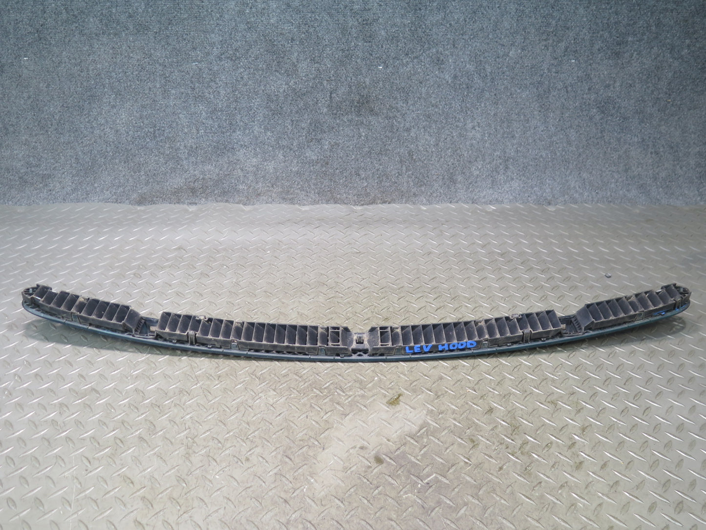 99-03 VW Eurovan T4 Front Windshield Vent Cowl Grille w Washer Nozzle Jets OEM
