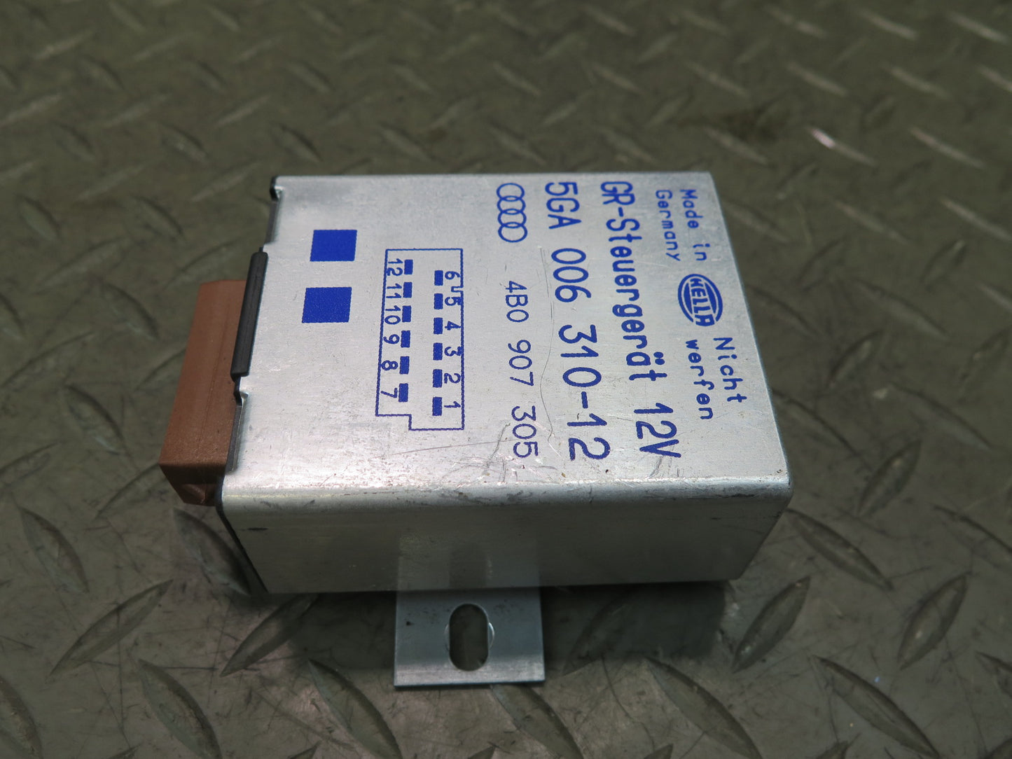 1999 Volkswagen VW Eurovan T4 Cruise Control Module Unit 4B0907305 OEM