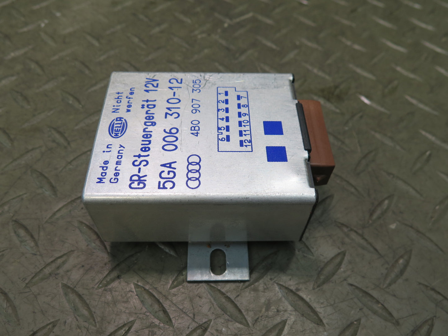 1999 Volkswagen VW Eurovan T4 Cruise Control Module Unit 4B0907305 OEM