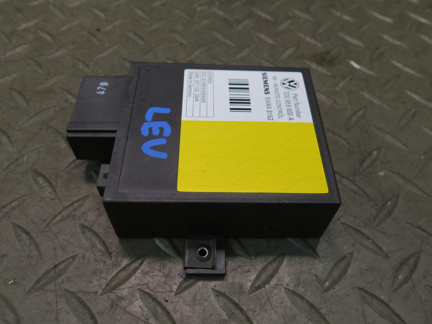 99-03 VW Eurovan T4 Keyless Entry Control  Module 7D0959800A OEM