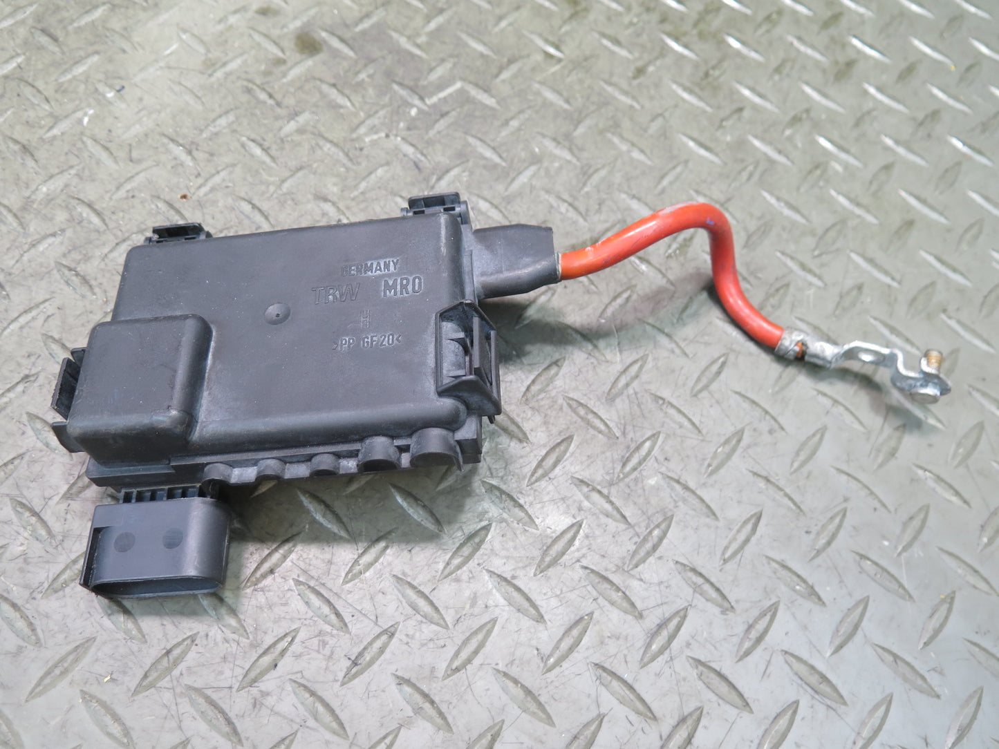 99-03 VW Eurovan T4 Positive Battery Cable Terminal Junction Fuse Box OEM