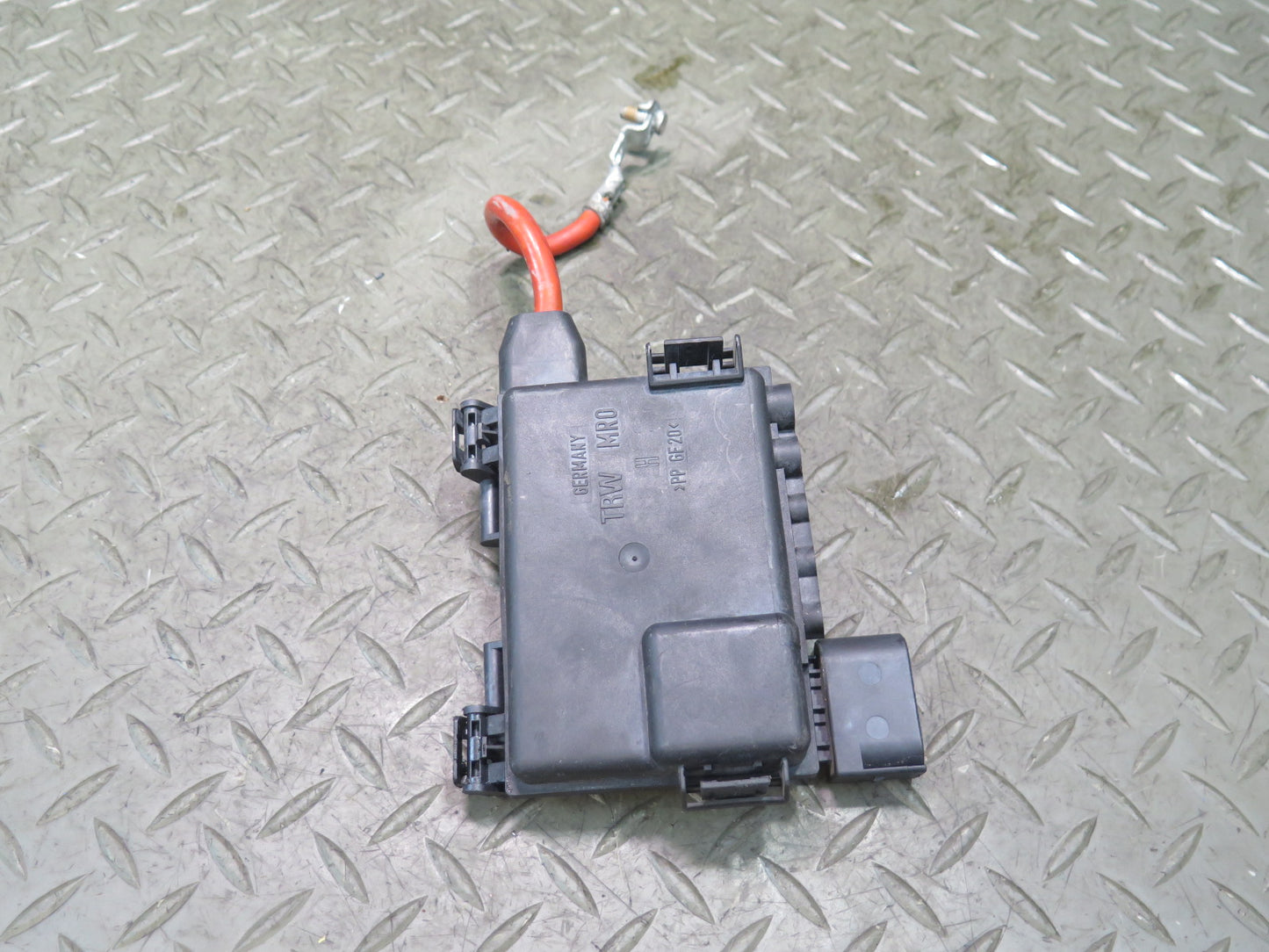 99-03 VW Eurovan T4 Positive Battery Cable Terminal Junction Fuse Box OEM