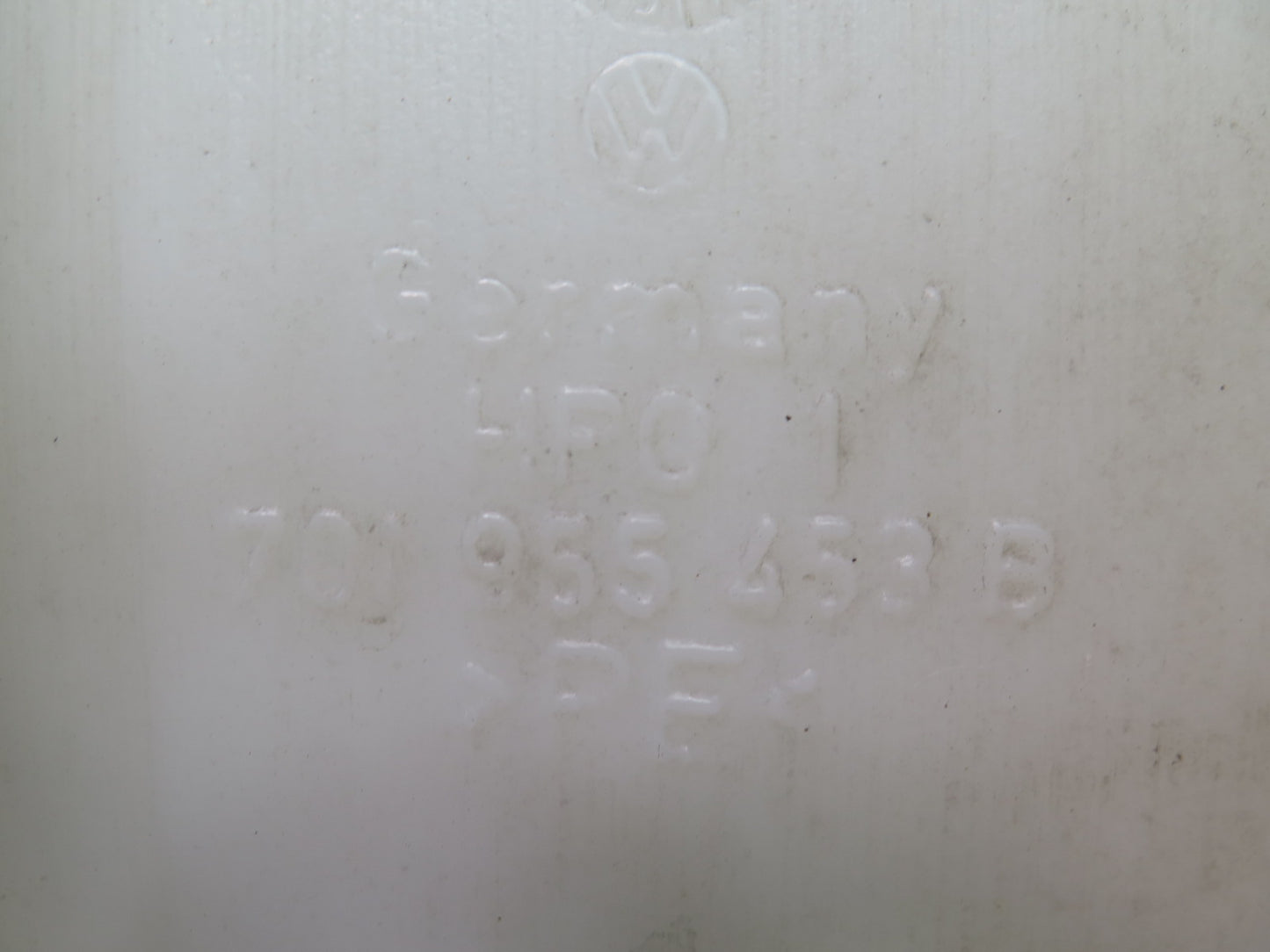 00-03 VW Eurovan T4 Windshield Washer Fluid Reservoir Bottle Tank 701955453B OEM