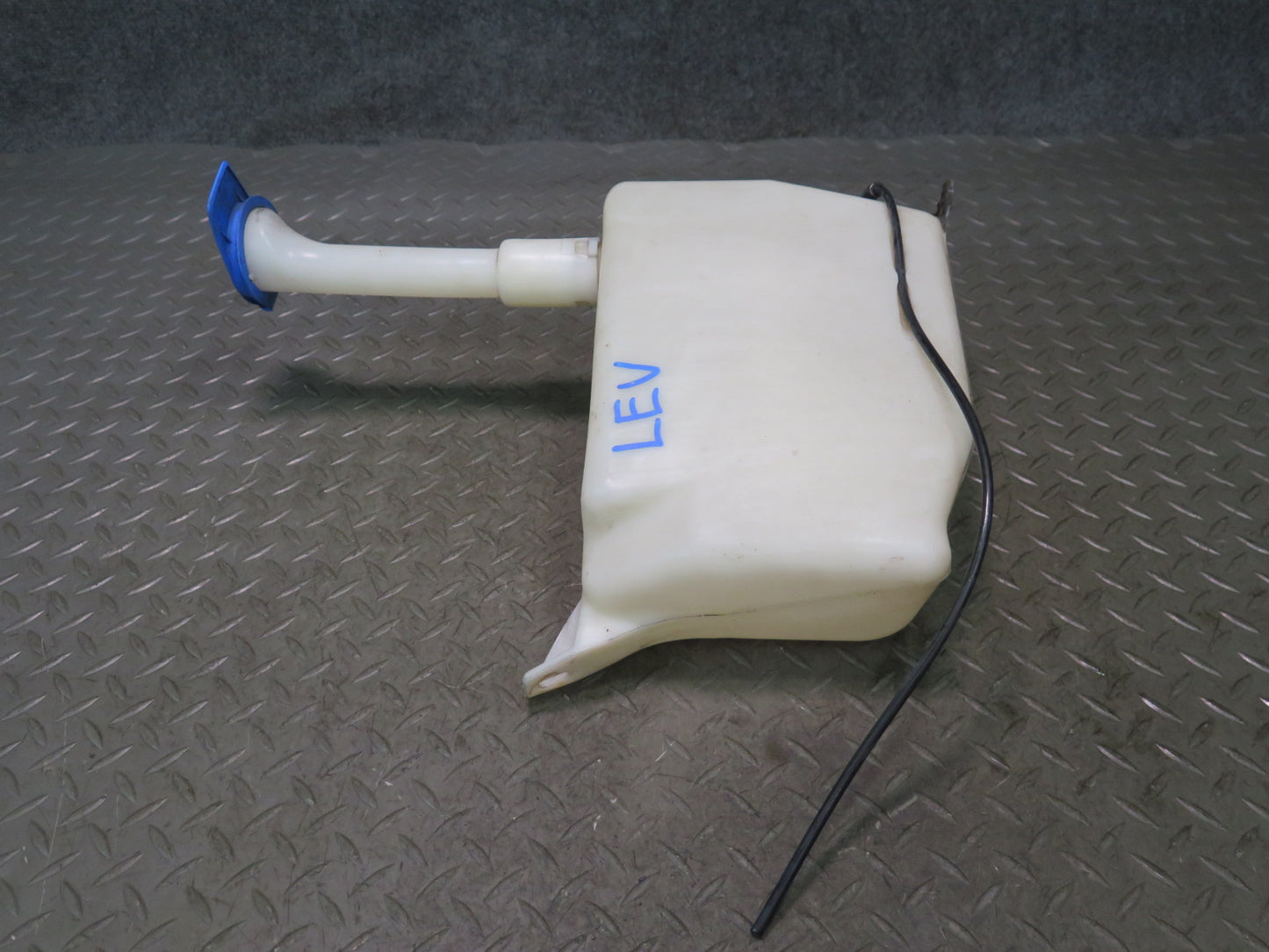 00-03 VW Eurovan T4 Windshield Washer Fluid Reservoir Bottle Tank 701955453B OEM