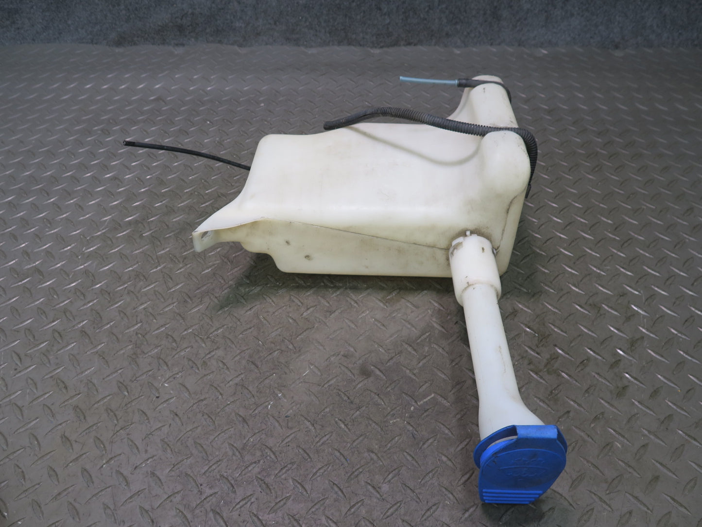 00-03 VW Eurovan T4 Windshield Washer Fluid Reservoir Bottle Tank 701955453B OEM