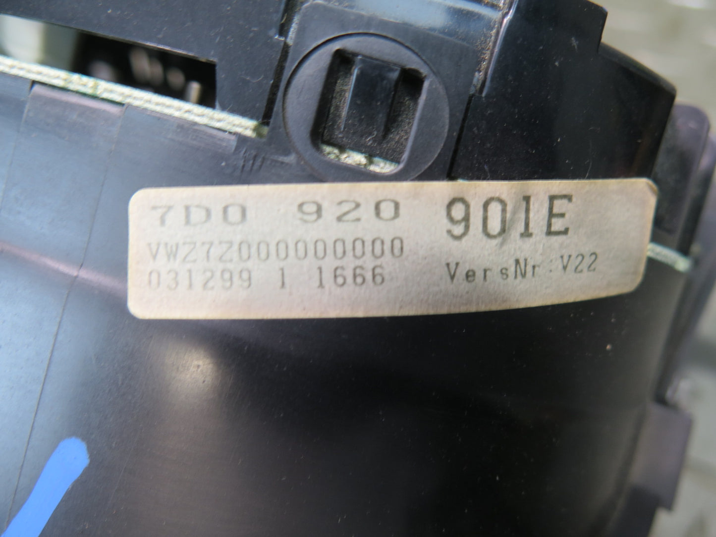 2000 VW Eurovan T4 2.8L A/T Instrument Cluster Gauge Speedometer 7D0920901E OEM