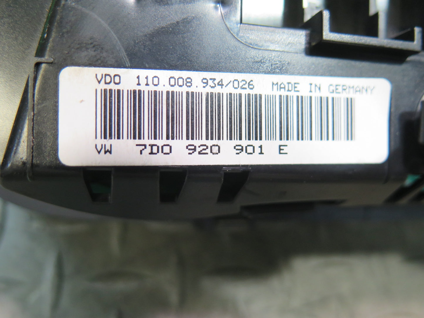 2000 VW Eurovan T4 2.8L A/T Instrument Cluster Gauge Speedometer 7D0920901E OEM