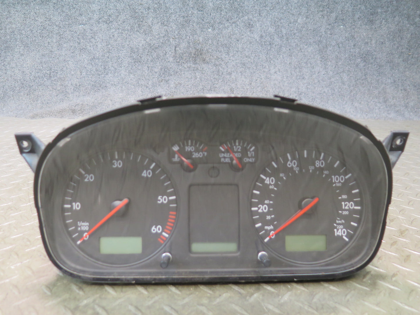 2000 VW Eurovan T4 2.8L A/T Instrument Cluster Gauge Speedometer 7D0920901E OEM