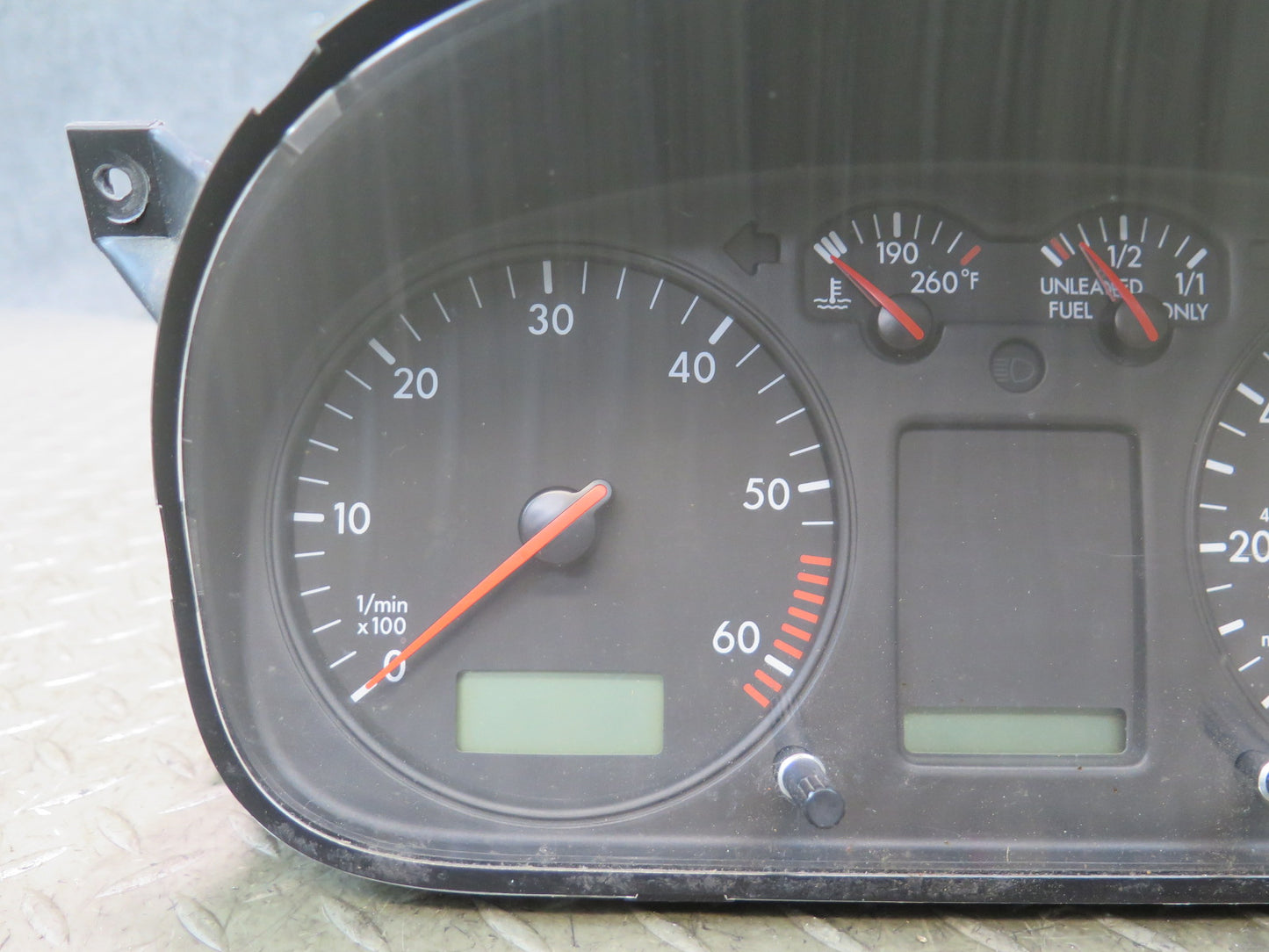 2000 VW Eurovan T4 2.8L A/T Instrument Cluster Gauge Speedometer 7D0920901E OEM