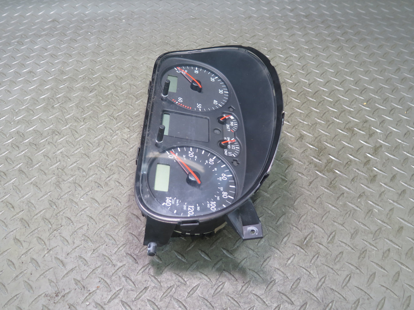 2000 VW Eurovan T4 2.8L A/T Instrument Cluster Gauge Speedometer 7D0920901E OEM