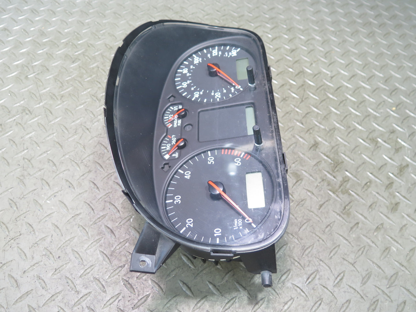2000 VW Eurovan T4 2.8L A/T Instrument Cluster Gauge Speedometer 7D0920901E OEM