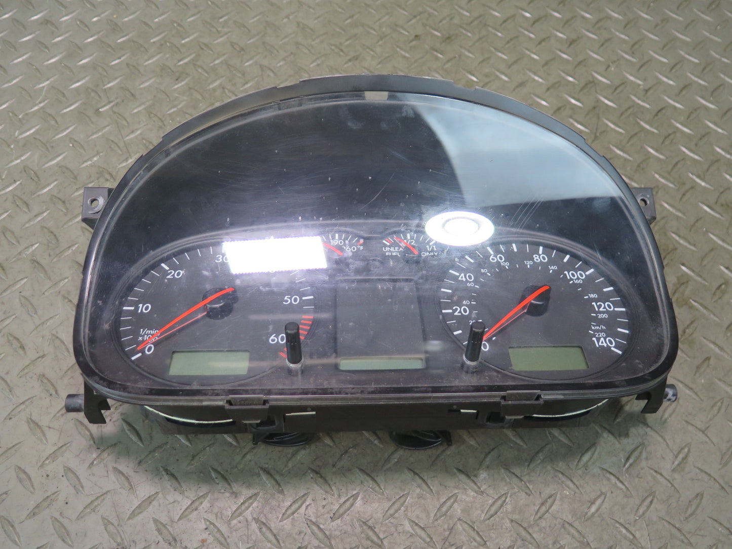 2000 VW Eurovan T4 2.8L A/T Instrument Cluster Gauge Speedometer 7D0920901E OEM