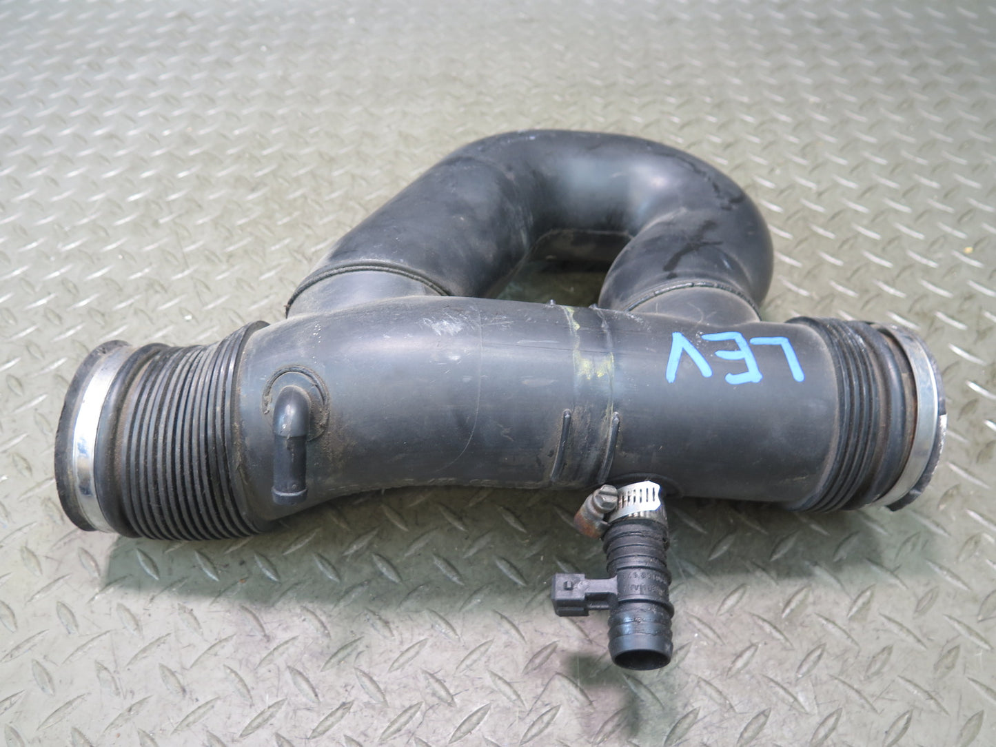 99-01 VW Eurovan T4 2.8L AES Air Intake Hose Pipe Duct w Sensor 021129627E OEM