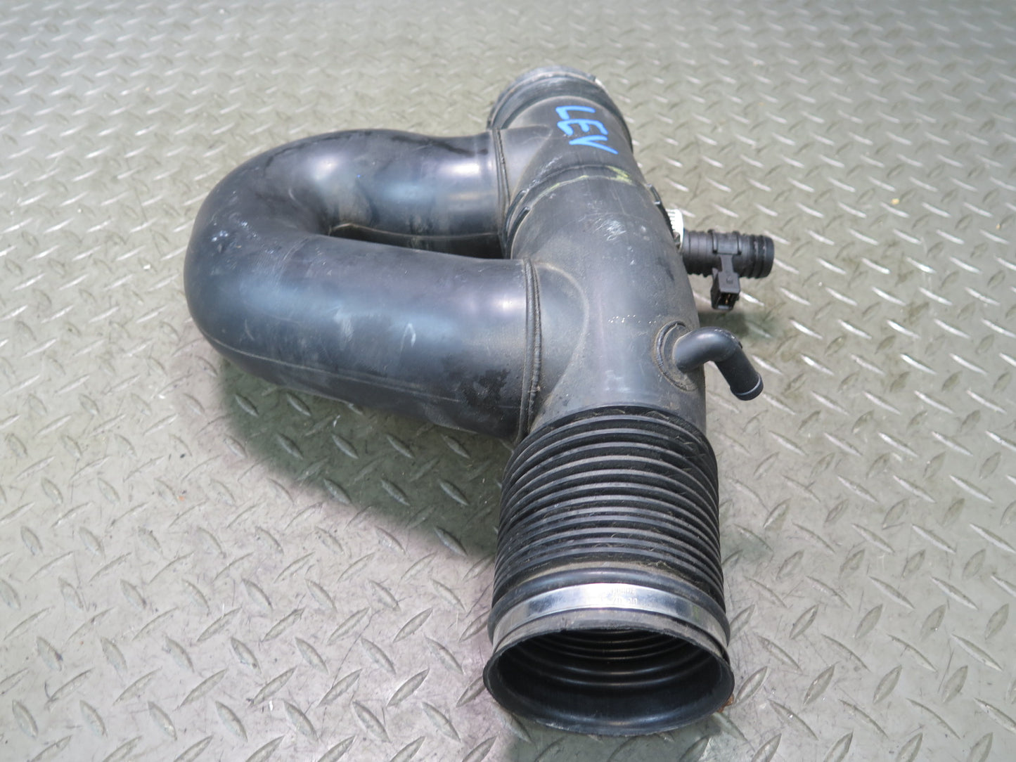 99-01 VW Eurovan T4 2.8L AES Air Intake Hose Pipe Duct w Sensor 021129627E OEM