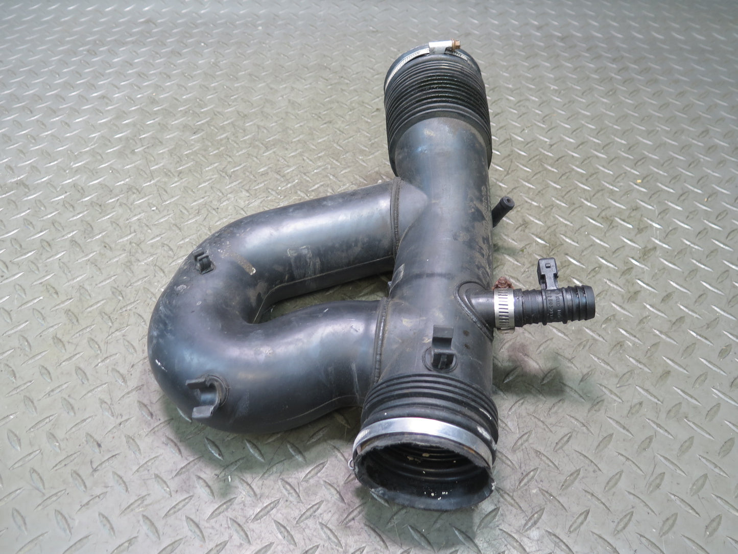 99-01 VW Eurovan T4 2.8L AES Air Intake Hose Pipe Duct w Sensor 021129627E OEM