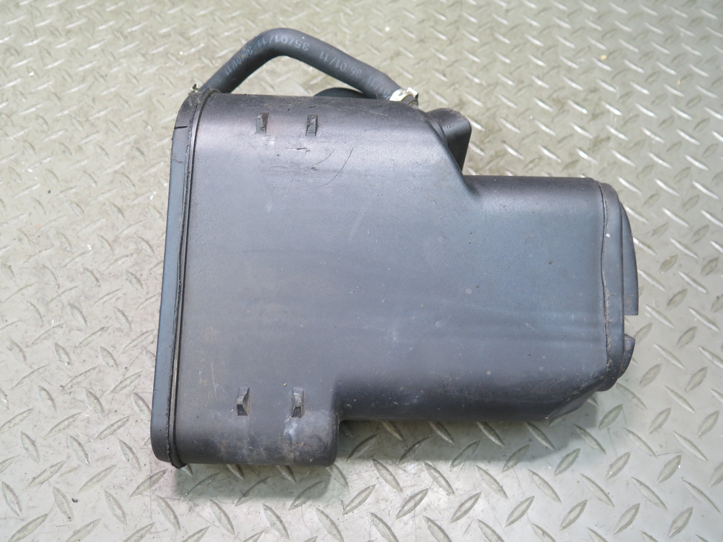 99-00 VW Eurovan T4 2.8L AES Fuel Evap Vapor Charcoal Canister 7D0201801A OEM