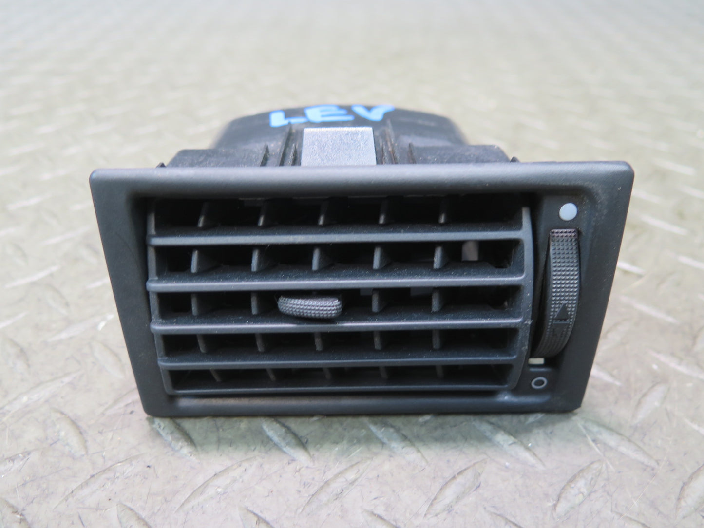 99-03 VW Eurovan T4 Set of 3 Dash Front Left Center Right Air Vent Grille OEM