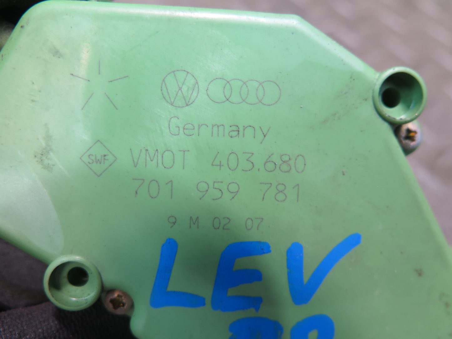 97-03 VW Eurovan T4 Rear Right Door Lock Actuator Motor 701959781 OEM