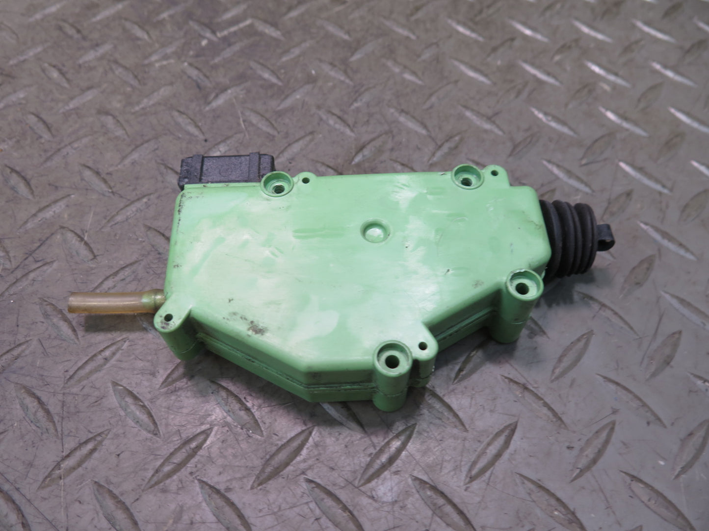97-03 VW Eurovan T4 Rear Right Door Lock Actuator Motor 701959781 OEM