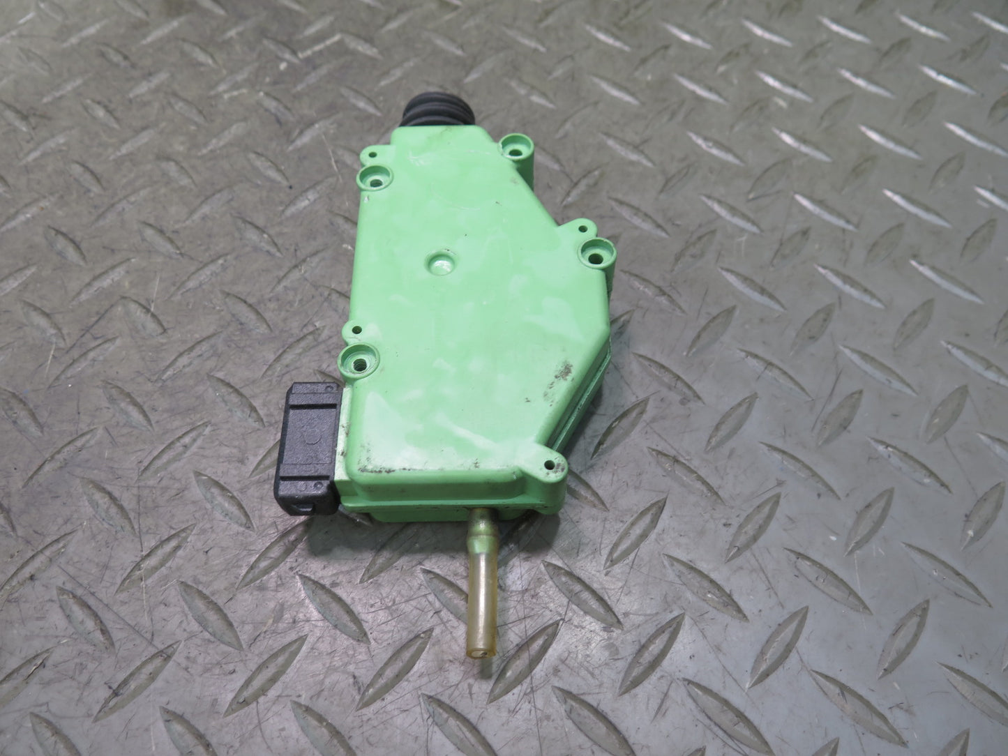 97-03 VW Eurovan T4 Rear Right Door Lock Actuator Motor 701959781 OEM