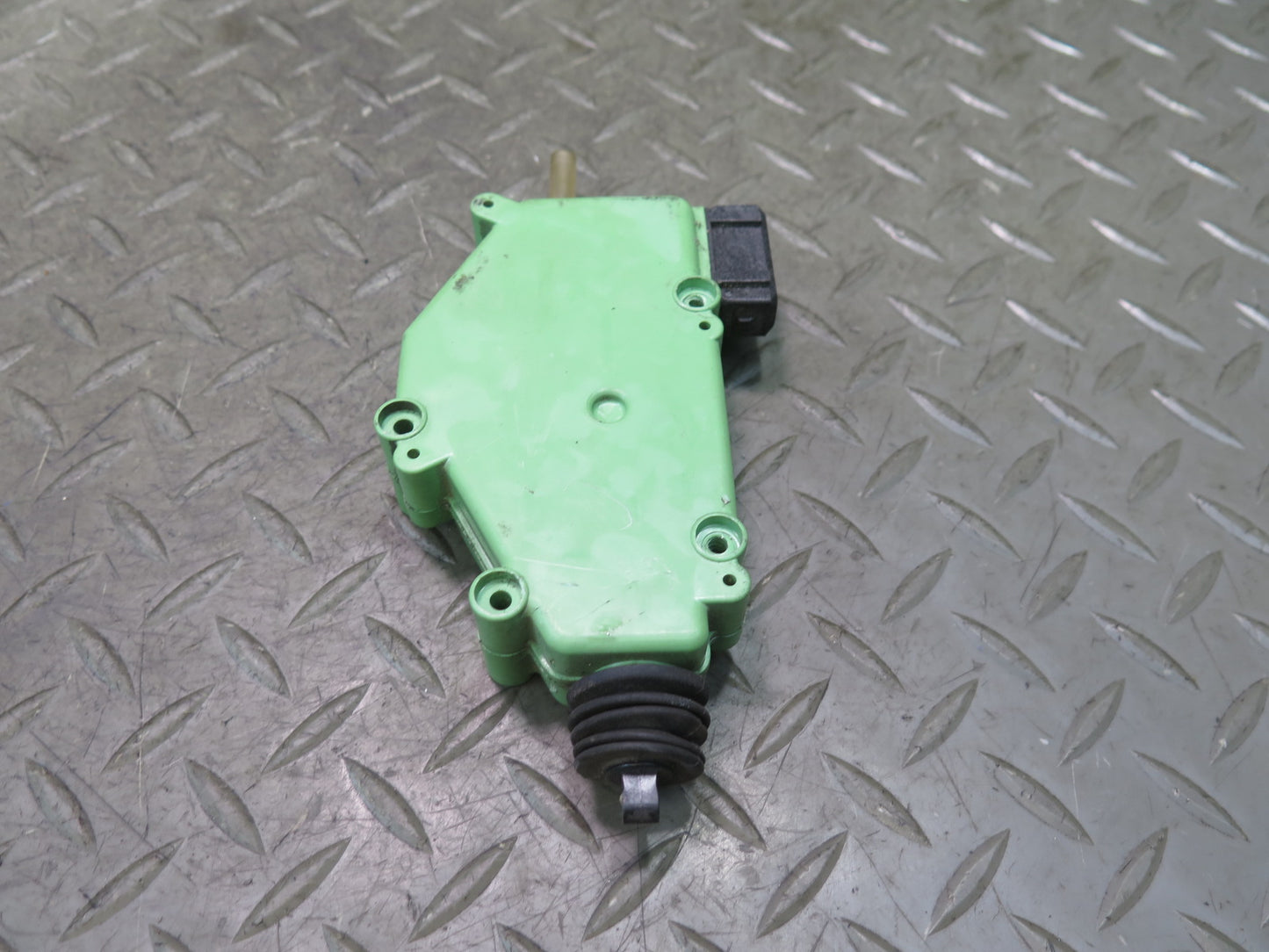 97-03 VW Eurovan T4 Rear Right Door Lock Actuator Motor 701959781 OEM
