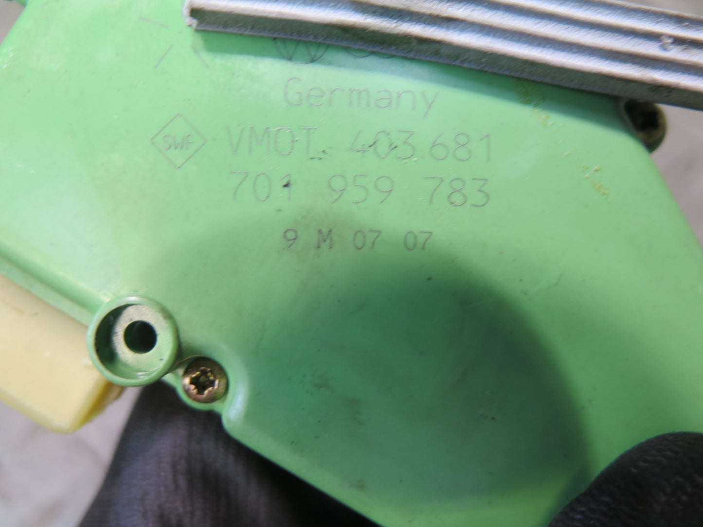 97-03 VW Eurovan T4 Rear Right Door Lock Actuator Motor 701959783 OEM