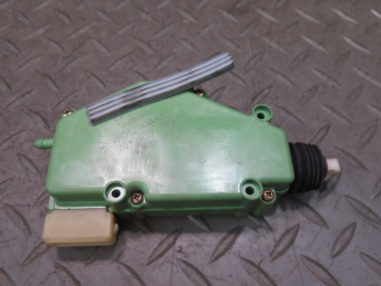 97-03 VW Eurovan T4 Rear Right Door Lock Actuator Motor 701959783 OEM